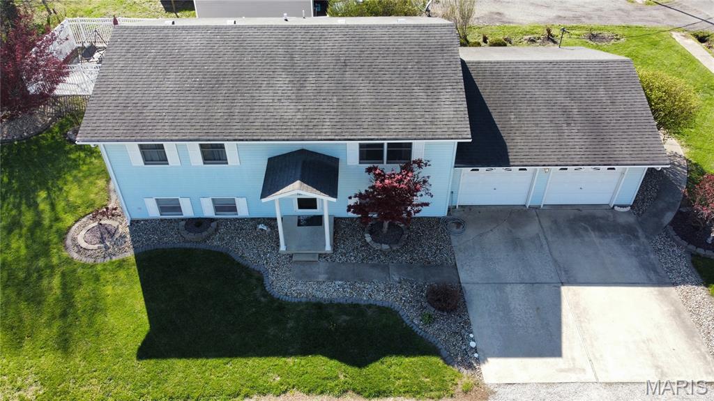 101 South Harris Street Staunton, IL 62088 - Photo 2 of 35
