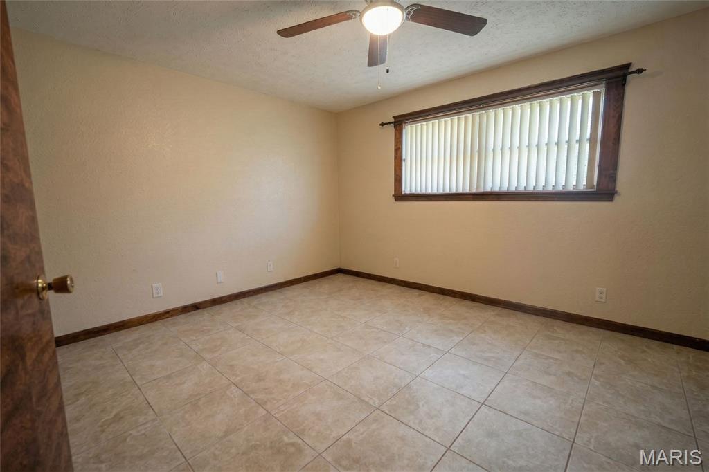101 South Harris Street Staunton, IL 62088 - Photo 22 of 35