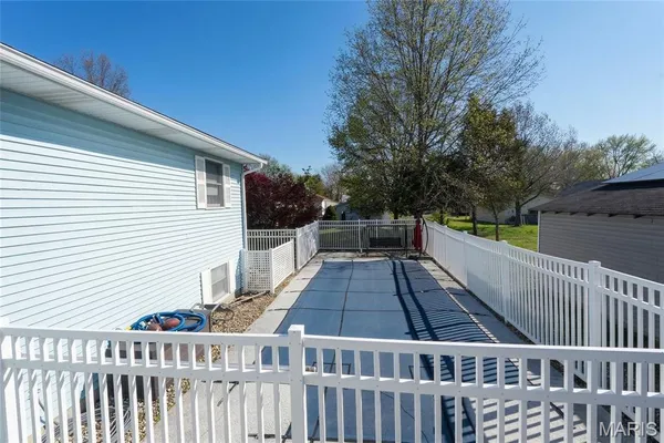 $229,000 | 101 South Harris Street, Staunton, IL 62088