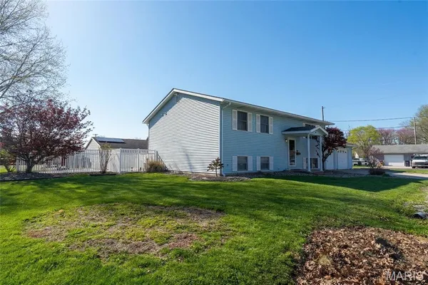 $229,000 | 101 South Harris Street, Staunton, IL 62088