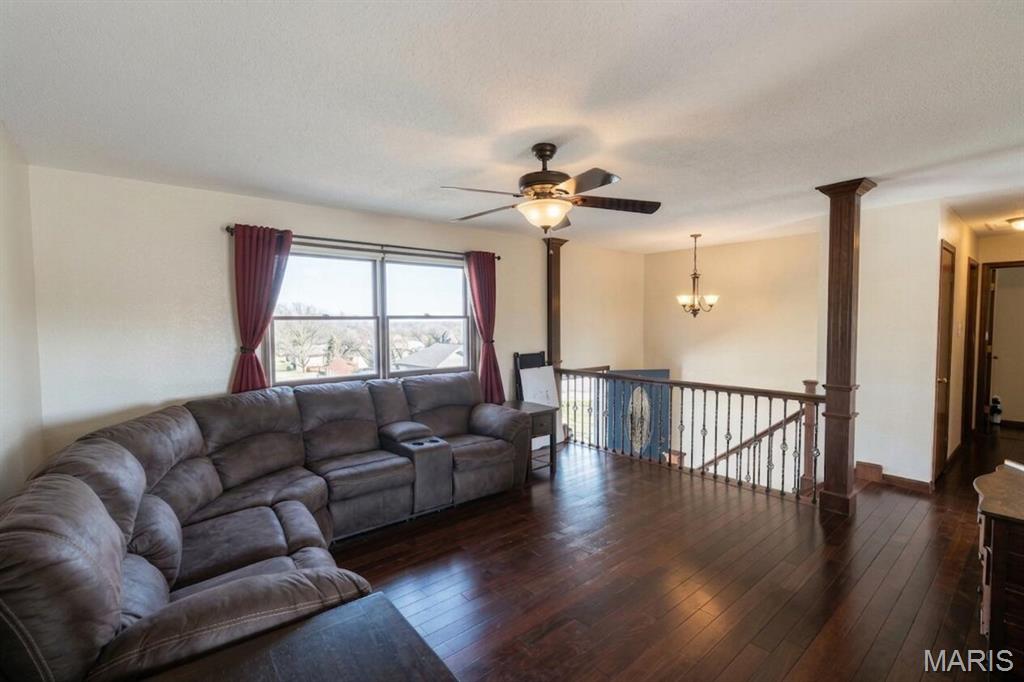 101 South Harris Street Staunton, IL 62088 - Photo 6 of 35