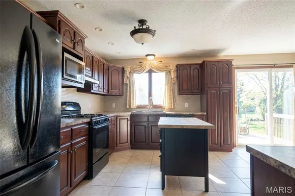 $229,000 | 101 South Harris Street, Staunton, IL 62088