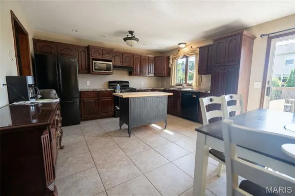 $229,000 | 101 South Harris Street, Staunton, IL 62088