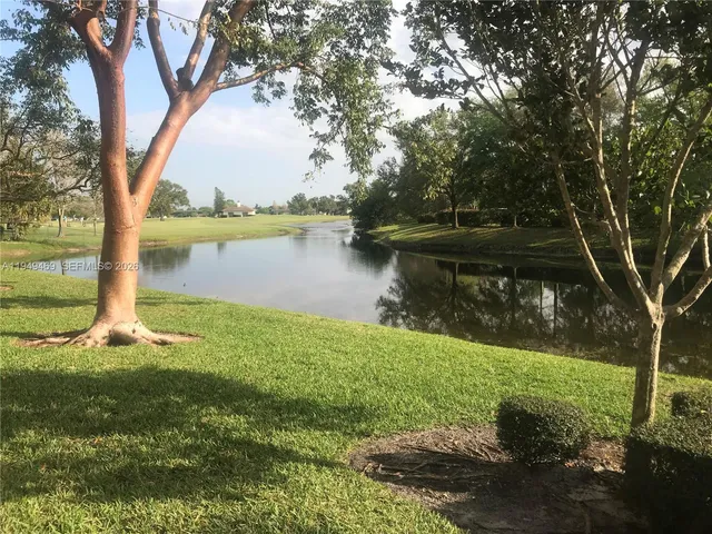 $3,200 | 3338 Lakeside Drive, Unit 50, Davie, FL 33328