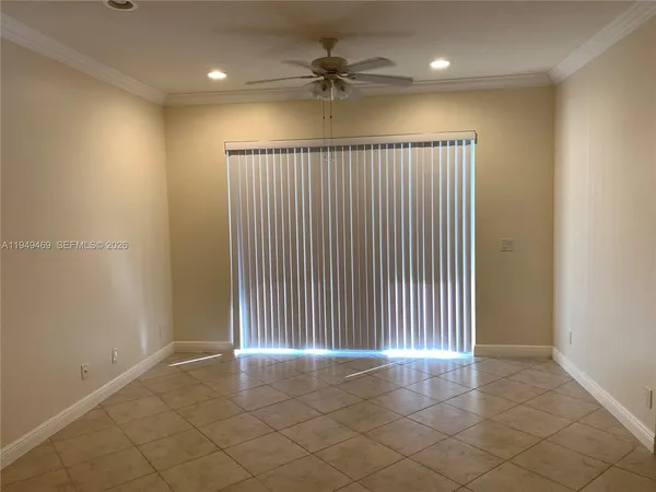 $3,000 | 3338 Lakeside Drive, Unit 50, Davie, FL 33328