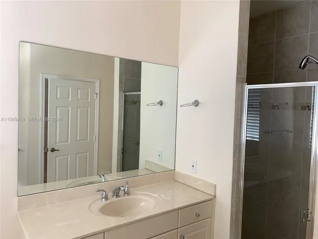 $3,200 | 3338 Lakeside Drive, Unit 50, Davie, FL 33328