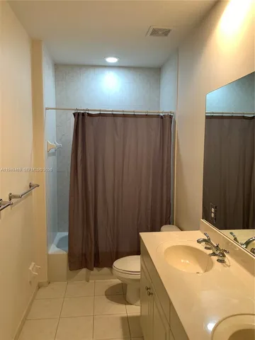 $3,200 | 3338 Lakeside Drive, Unit 50, Davie, FL 33328