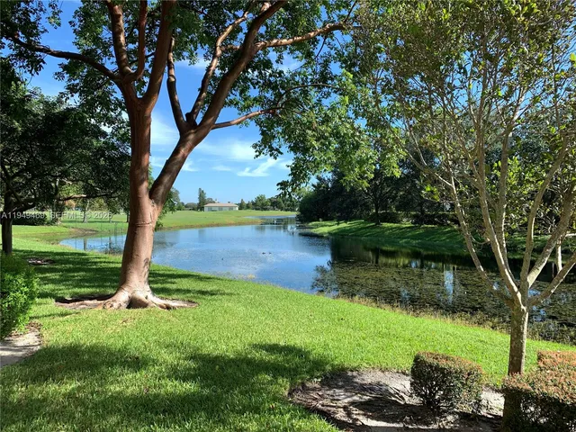 $3,200 | 3338 Lakeside Drive, Unit 50, Davie, FL 33328