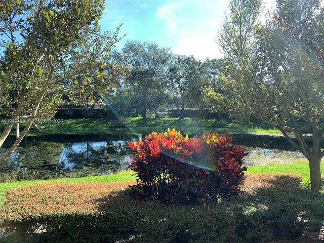 $3,200 | 3338 Lakeside Drive, Unit 50, Davie, FL 33328