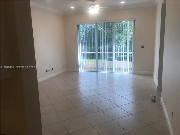 $3,000 | 3338 Lakeside Drive, Unit 50, Davie, FL 33328