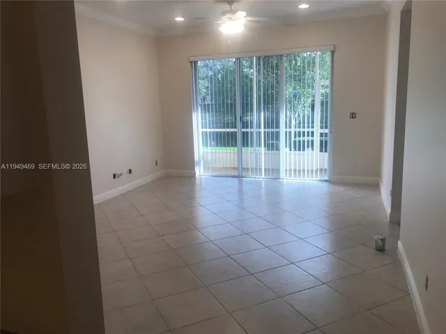 $3,200 | 3338 Lakeside Drive, Unit 50, Davie, FL 33328