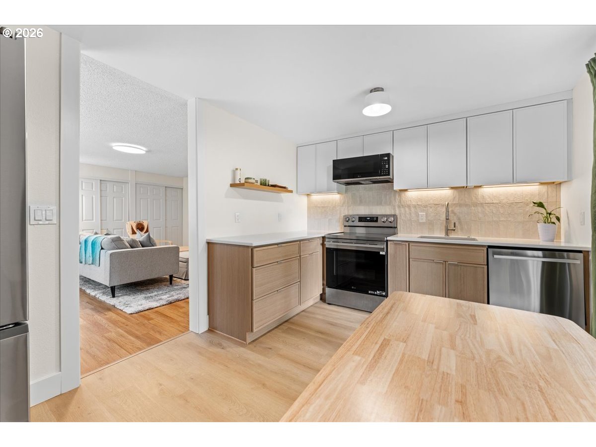 4904 Southwest Franklin Avenue, Unit 2 Beaverton, OR 97005 - Photo 11 of 24