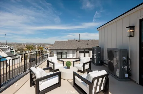 $10,995,000 | 1123 East Balboa Boulevard, Newport Beach, CA 92661
