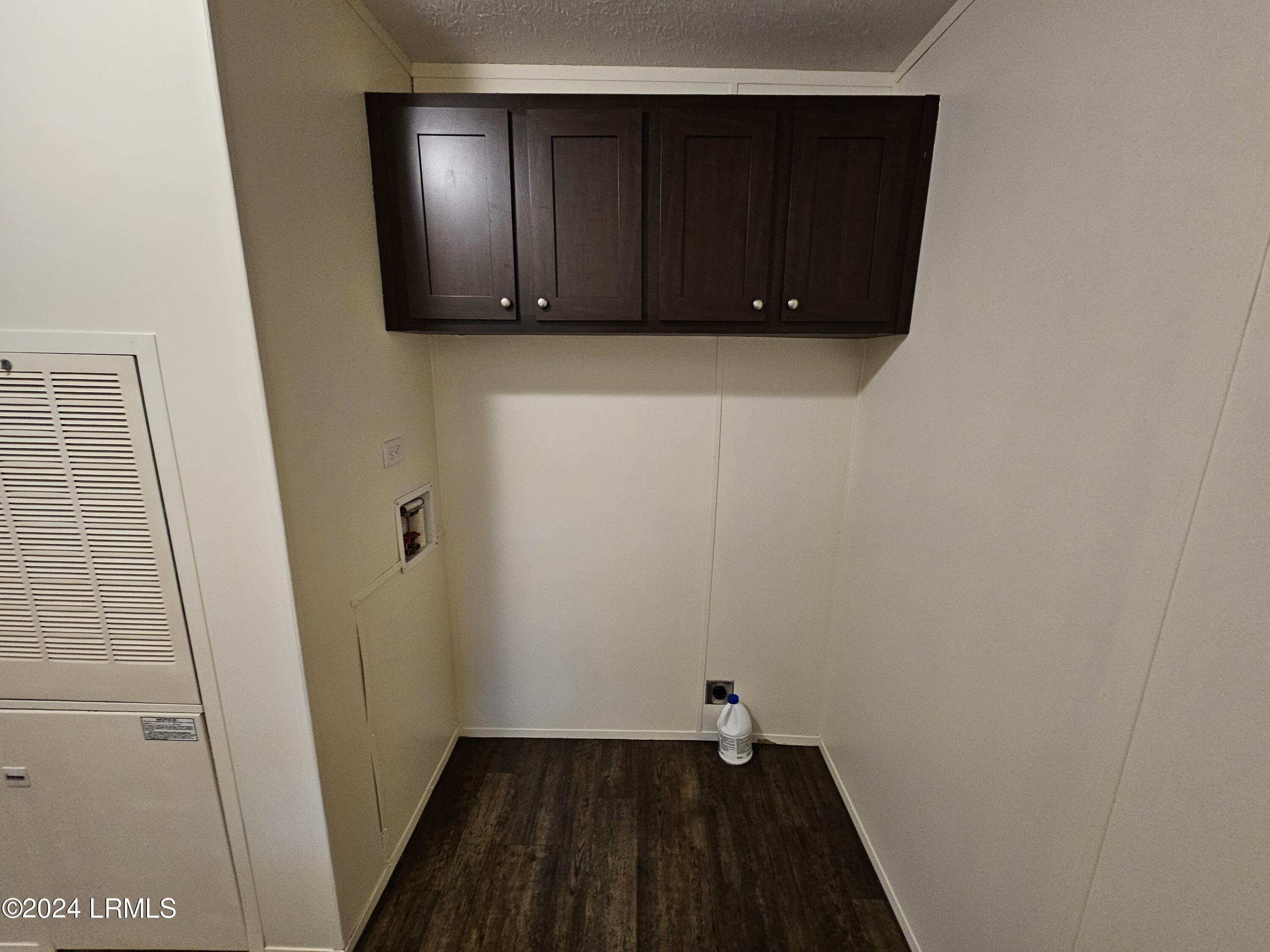 73 Seaside Road St. Helena Island, SC 29920 - Photo 27 of 40 o Laundry Area