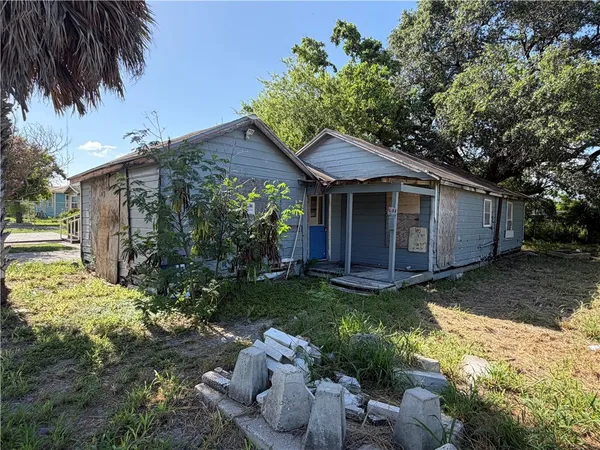 $35,000 | 641 W Avenue East, Robstown, TX 78380