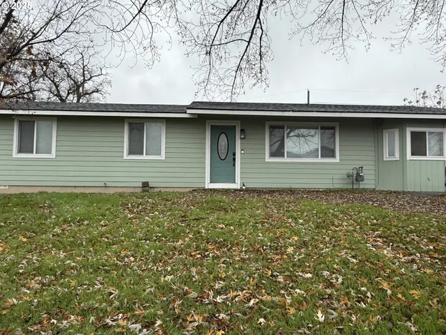 a house that has a lot of windows in it