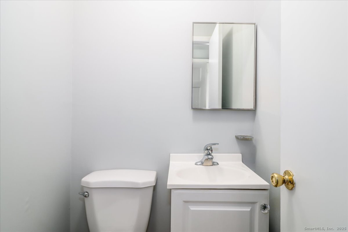 32 Pleasant Street Bethel, CT 06801 - Photo 23 of 29