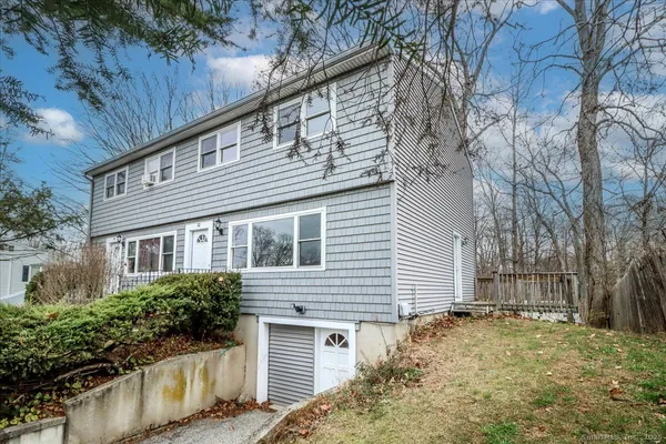 $2,800 | 32 Pleasant Street, Bethel, CT 06801