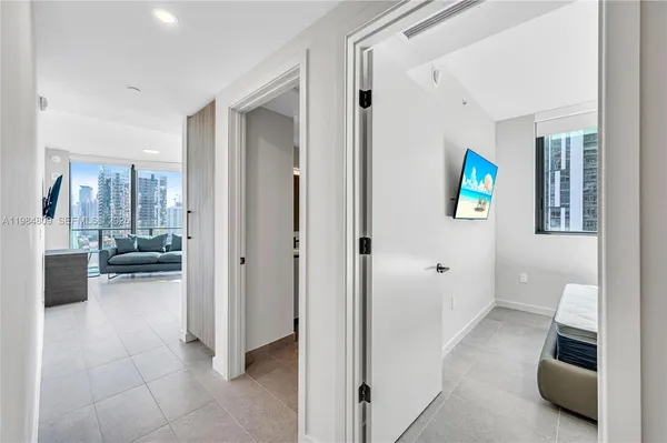 $599,800 | 121 Northeast 5th Street, Unit 3005, Miami, FL 33132