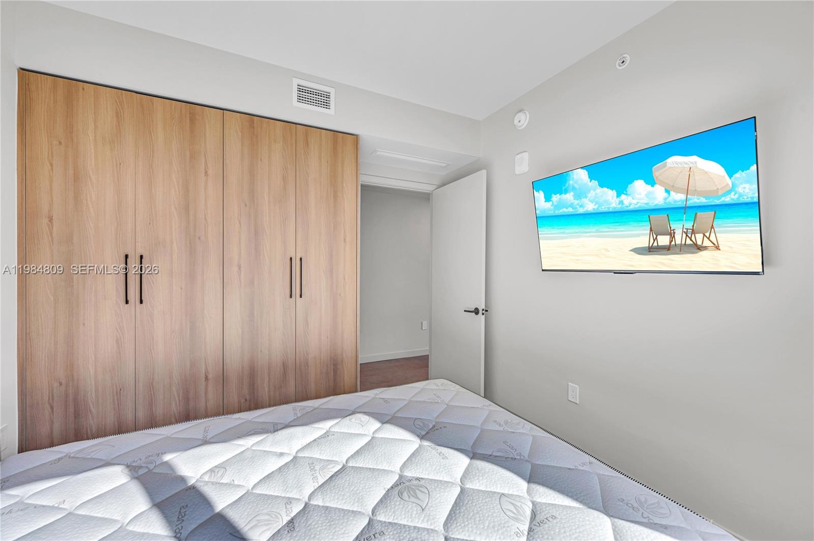 121 Northeast 5th Street, Unit 3005 Miami, FL 33132 - Photo 16 of 18