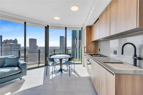 $599,800 | 121 Northeast 5th Street, Unit 3005, Miami, FL 33132