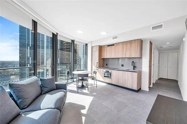 $599,800 | 121 Northeast 5th Street, Unit 3005, Miami, FL 33132