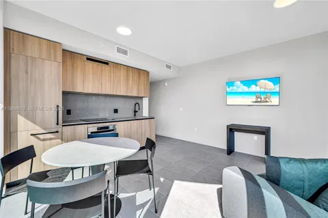 $599,800 | 121 Northeast 5th Street, Unit 3005, Miami, FL 33132