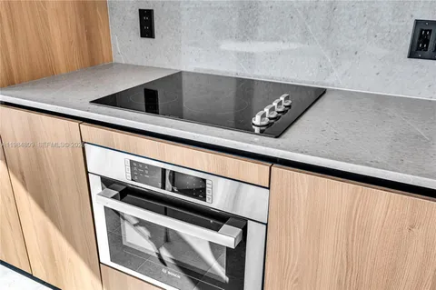 $599,800 | 121 Northeast 5th Street, Unit 3005, Miami, FL 33132