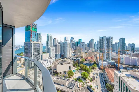 $599,800 | 121 Northeast 5th Street, Unit 3005, Miami, FL 33132
