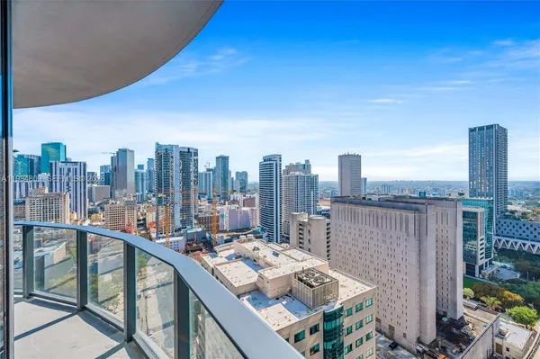 $599,800 | 121 Northeast 5th Street, Unit 3005, Miami, FL 33132