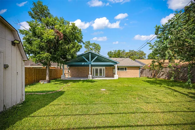 $295,000 | 11427 Hillcroft Avenue, Houston, TX 77035