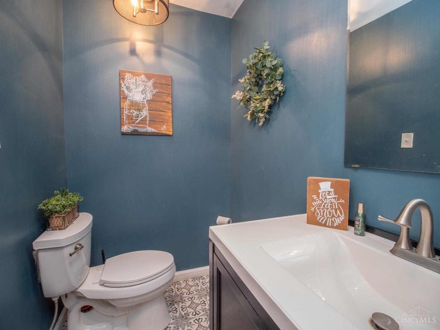 6468 Springdale Road Cincinnati, OH 45247 - Photo 9 of 35