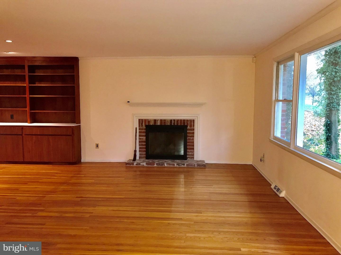 165 Biddulph Road Wayne, PA 19087 - Photo 3 of 11