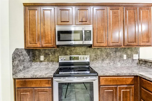 $290,000 | 116 Oregon Trail, Waxahachie, TX 75167