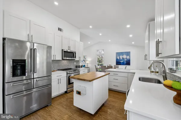 $1,289,000 | 929 Farm Haven Drive, Rockville, MD 20852