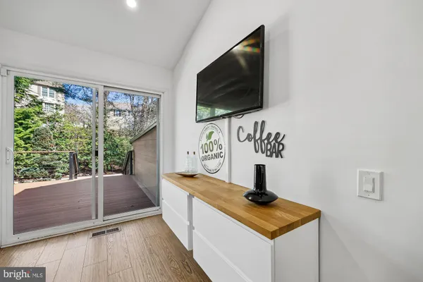 $1,289,000 | 929 Farm Haven Drive, Rockville, MD 20852