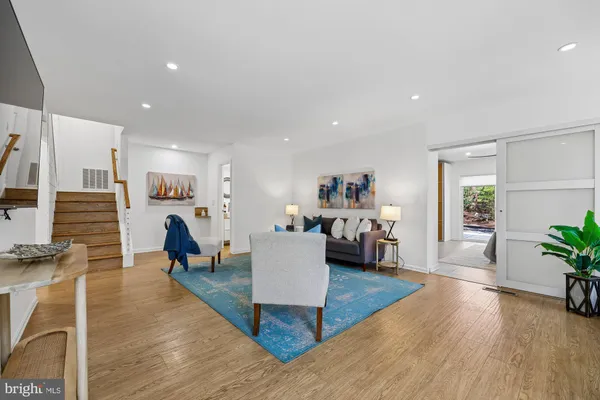 $1,289,000 | 929 Farm Haven Drive, Rockville, MD 20852