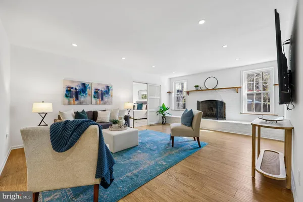 $1,289,000 | 929 Farm Haven Drive, Rockville, MD 20852