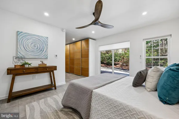 $1,289,000 | 929 Farm Haven Drive, Rockville, MD 20852