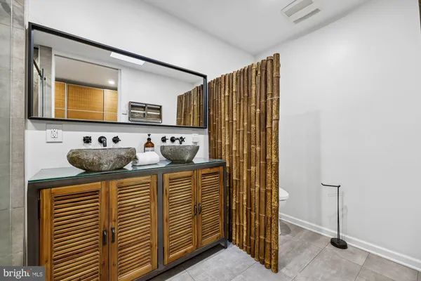 $1,289,000 | 929 Farm Haven Drive, Rockville, MD 20852