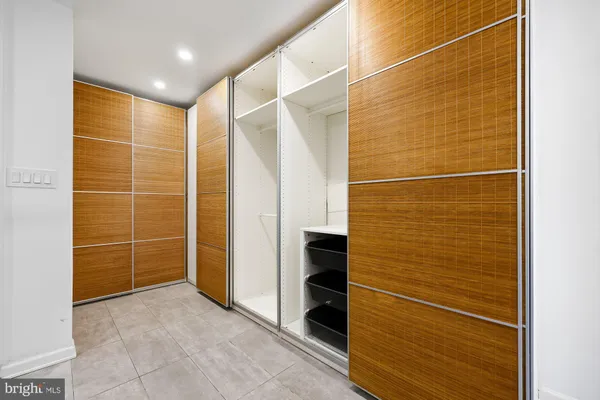 $1,289,000 | 929 Farm Haven Drive, Rockville, MD 20852