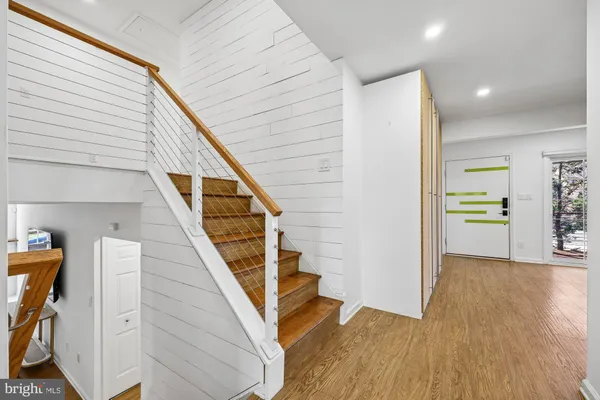 $1,289,000 | 929 Farm Haven Drive, Rockville, MD 20852