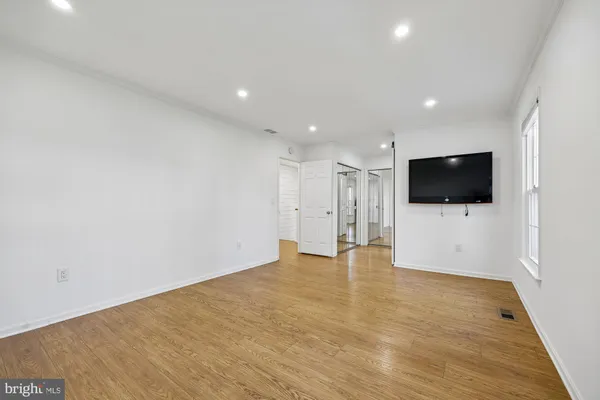 $1,289,000 | 929 Farm Haven Drive, Rockville, MD 20852