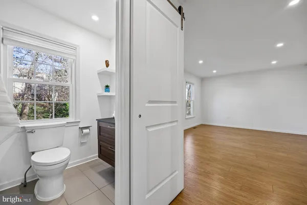 $1,289,000 | 929 Farm Haven Drive, Rockville, MD 20852