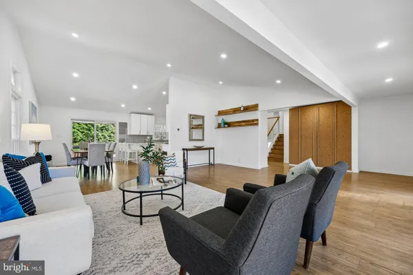 $1,289,000 | 929 Farm Haven Drive, Rockville, MD 20852