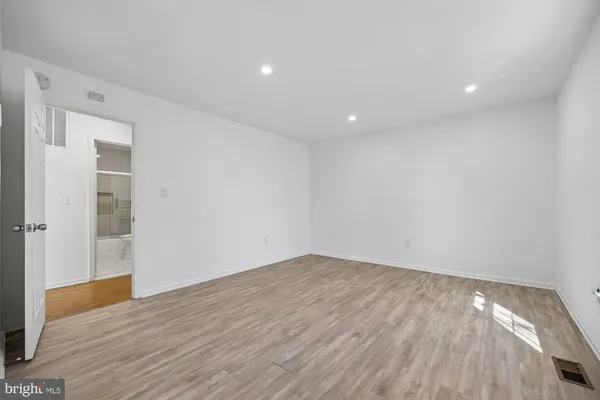 $1,289,000 | 929 Farm Haven Drive, Rockville, MD 20852