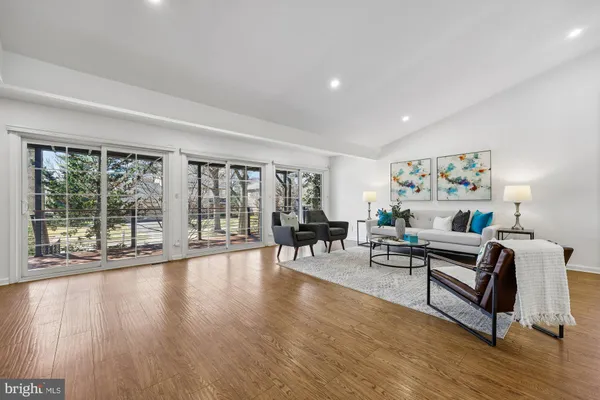 $1,289,000 | 929 Farm Haven Drive, Rockville, MD 20852