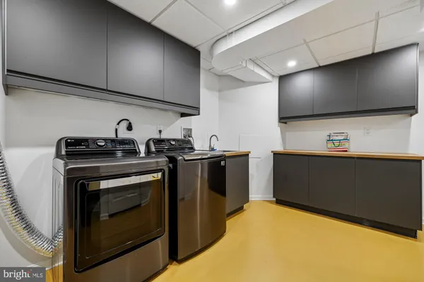 $1,289,000 | 929 Farm Haven Drive, Rockville, MD 20852