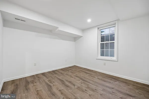 $1,289,000 | 929 Farm Haven Drive, Rockville, MD 20852