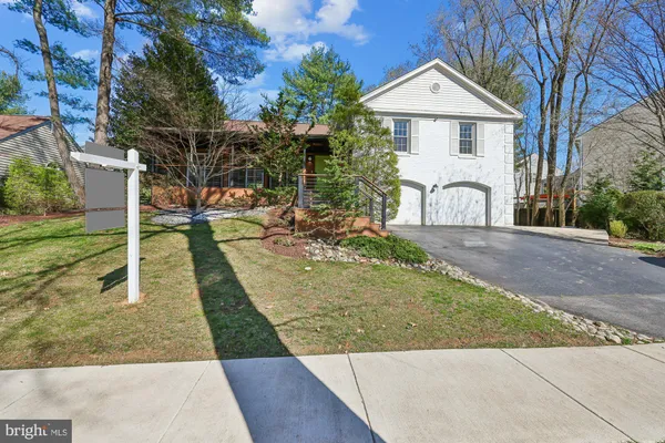 $1,289,000 | 929 Farm Haven Drive, Rockville, MD 20852